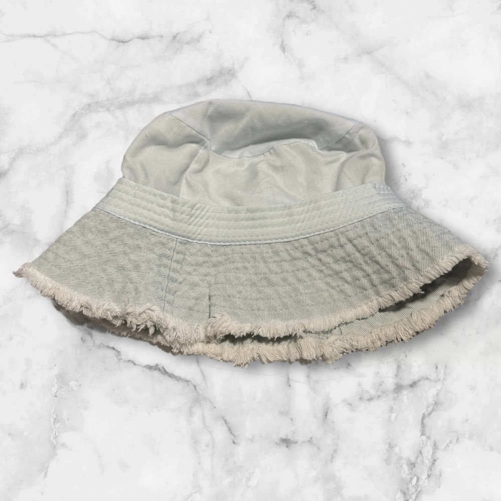 Free | Stylish Frayed Edge Light Denim Bucket Hat - Picture 4 of 13